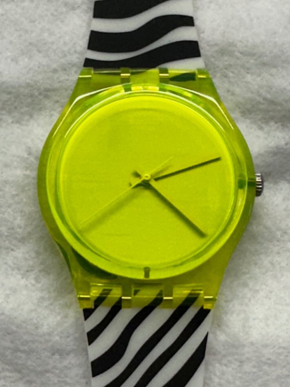 Swatch Watch Yellow Zeb GJ131 Classic 2011
